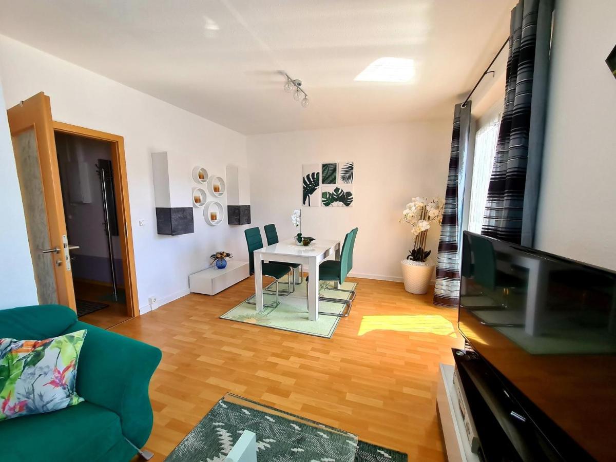 Am Rennsteig Apartamento Masserberg Exterior foto